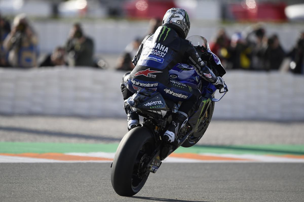 Viñales frena a Quatalaro, Márquez pincha dos veces.