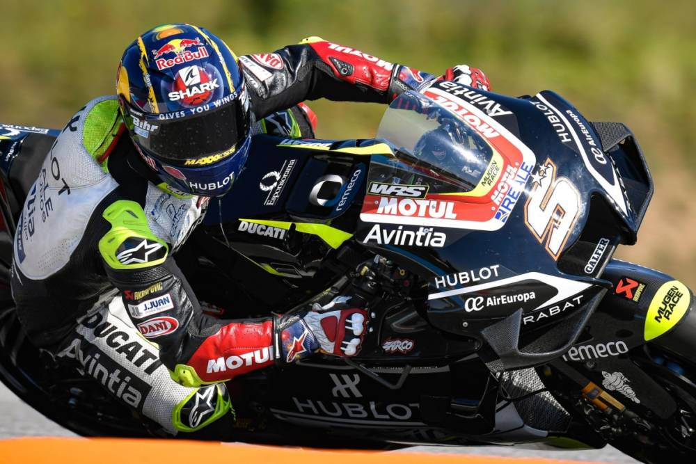 Johann Zarco volvió a conseguir la pole position en MotoGP, por delante de Fabio...