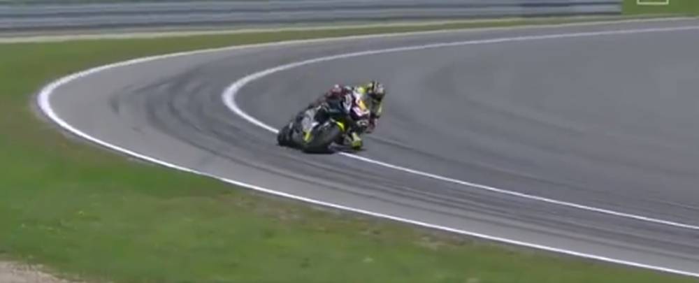 Perfecta penalización de vuelta larga a Johann Zarco Johann Zarco ha recibido una penalización...