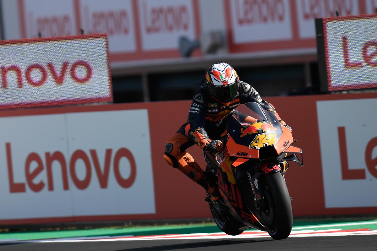 Pol Espargaró y Oliveira llevan a KTM a la Q2.