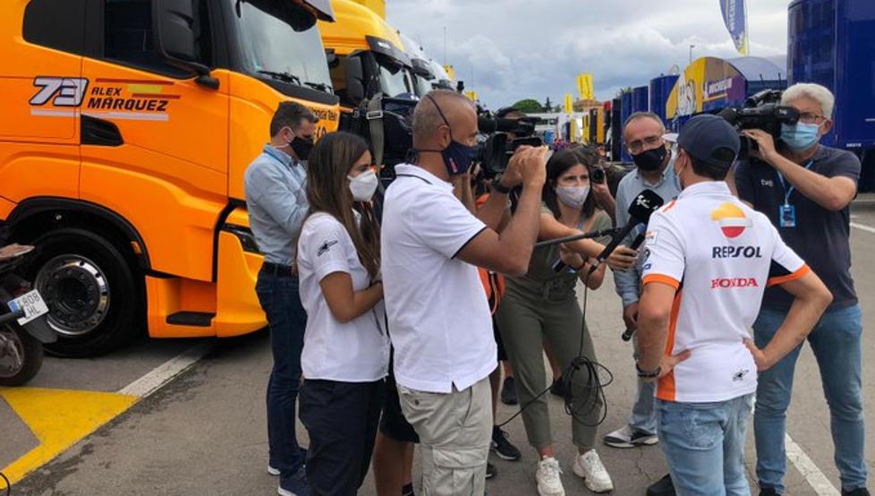 Marc Márquez hizo una aparición sorpresa en Montmeló.