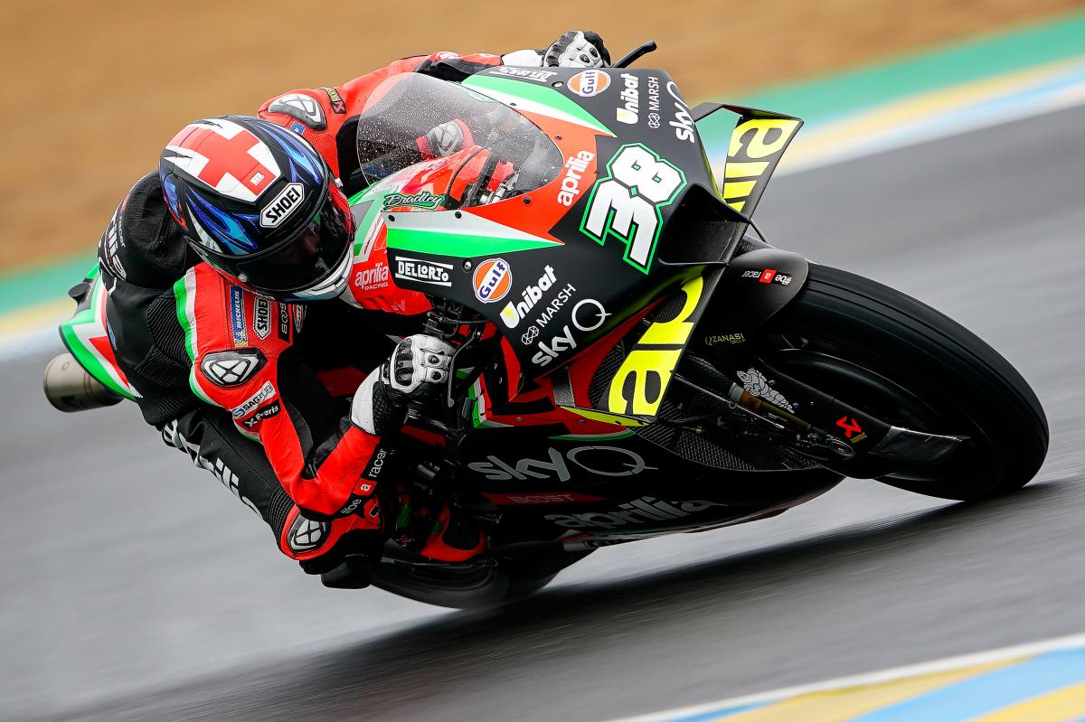 Smith enciende el arsenal de Ducati Los pilotos de Aprilia han dominado la FP1...