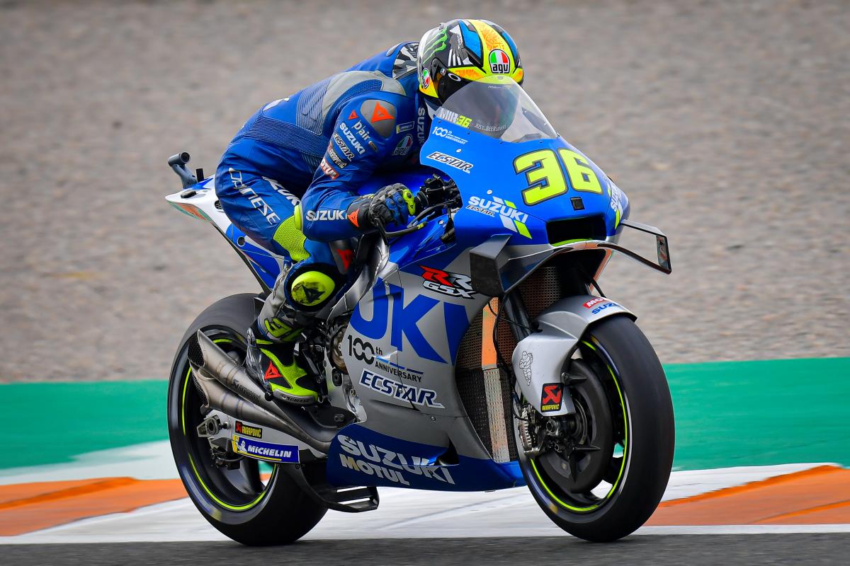 Meer afina su arma en el warm-up en seco.