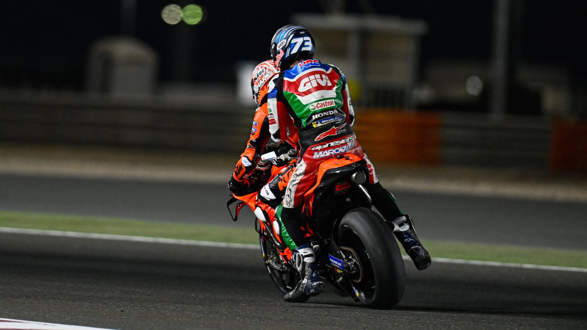 Pol, de Honda, se cayó por primera vez y Alex sufrió una pequeña fractura.