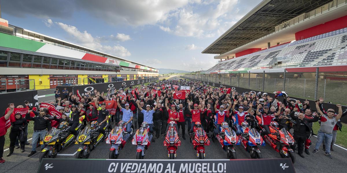 Ducati ha realizado un paseo triunfal antes del Gran Premio de Italia.