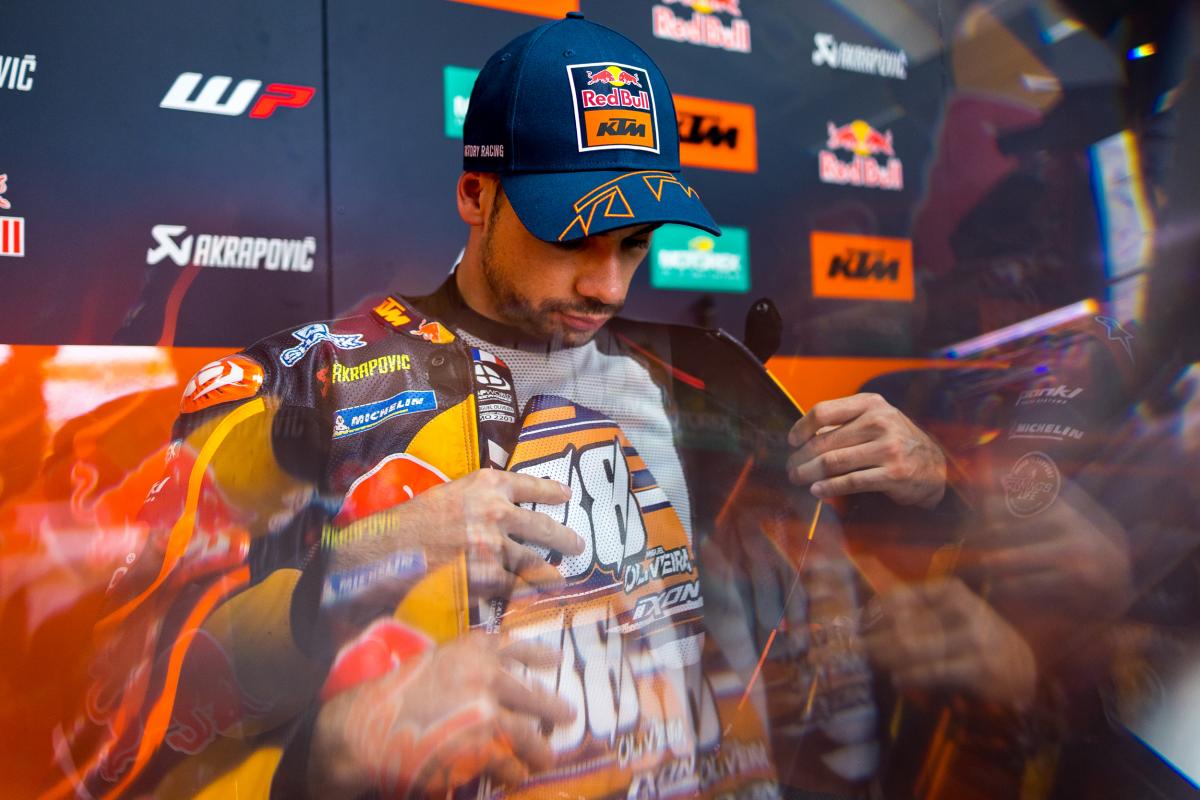 En directo y gratis: entrevista en profundidad con Oliveira El piloto de KTM aborda...