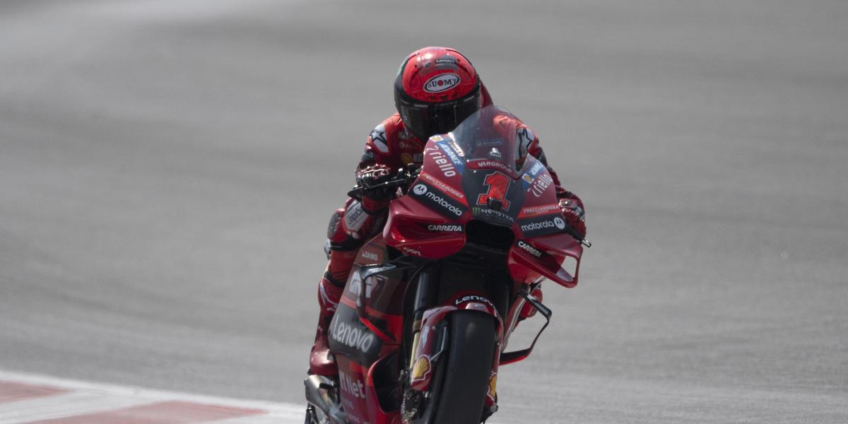 Viñales logra la pole.