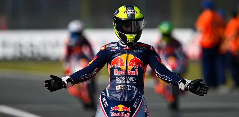 Beñat Fernández Se Conquista el Doble de la Red Bull Rookies Cup